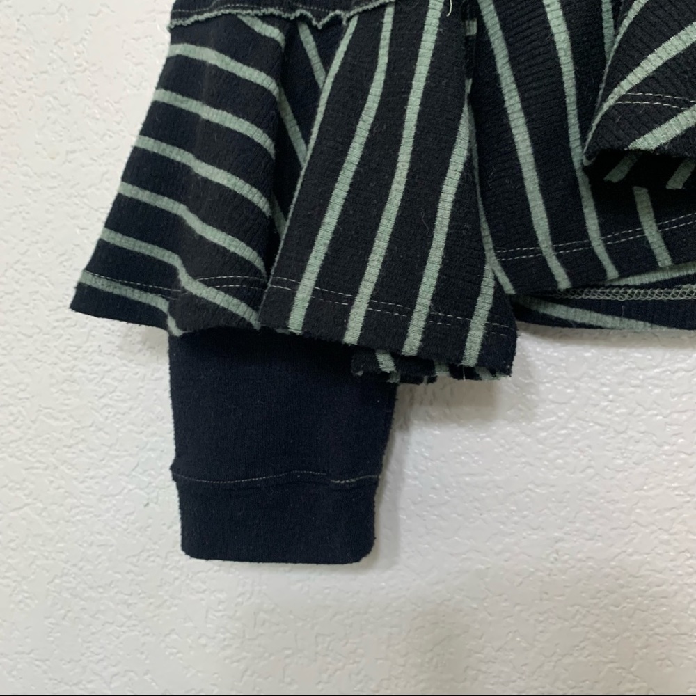We The Free oversized peplum striped bell sleeve thermal black gray - Picture 7 of 10